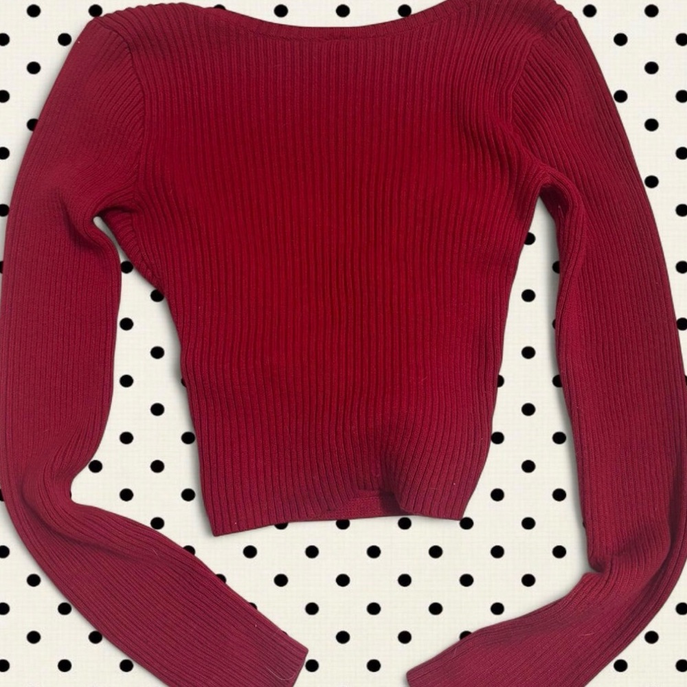 Red Hollister Co. long sleeve top ❄️ - Picture 3 of 4